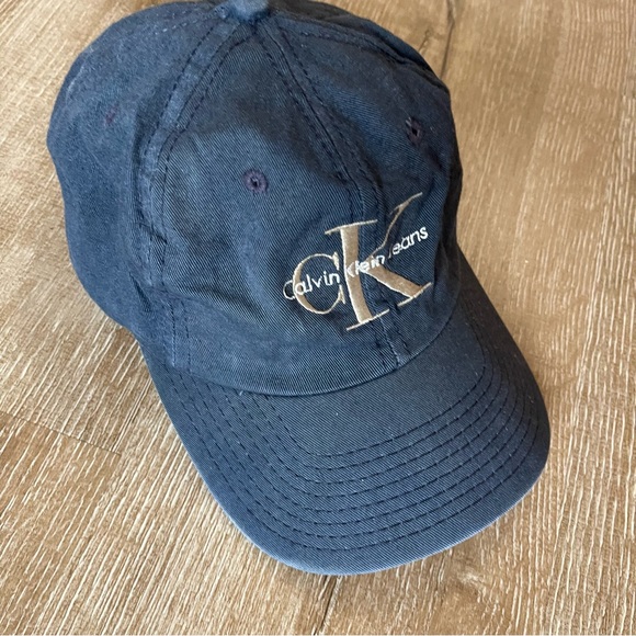 Calvin Klein Vintage unisex Navy Blue Logo snapback baseball hat. - Picture 1 of 6